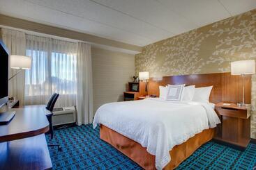هتل Fairfield Inn By Marriott Burlington Williston