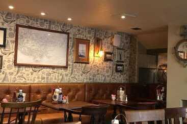 هتل Fishermans Tavern