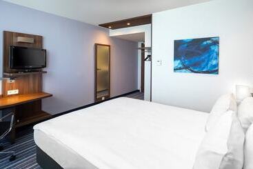 هتل Holiday Inn Express Utrecht   Papendorp, An Ihg