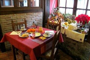 هتل Hostal Rural Elosta