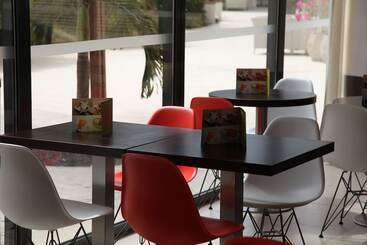 هتل Ibis Dakar