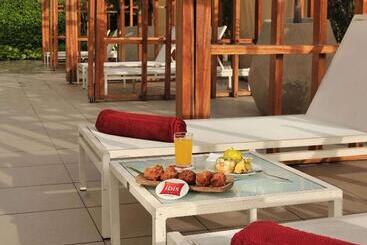 هتل Ibis Dakar