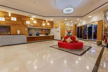 هتل Phoenicia Tower