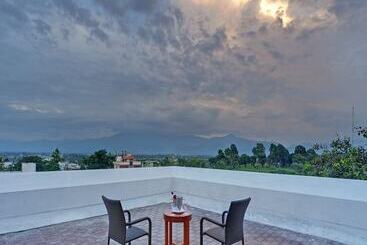 هتل Royal Sarovar Portico Siliguri