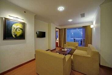 هتل Royal Sarovar Portico Siliguri