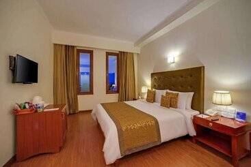 هتل Royal Sarovar Portico Siliguri