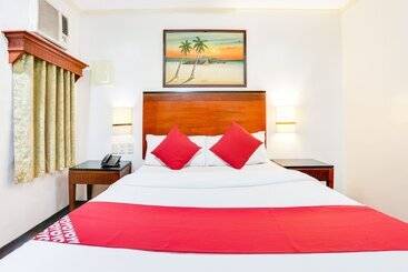 هتل Royale Parc Inn & Suites