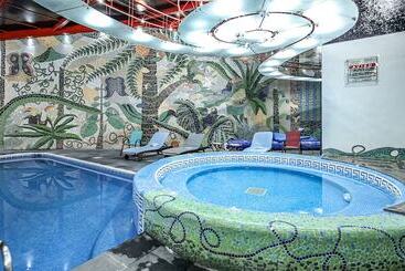 هتل Suites Inn La Muralla Metepec