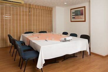 هتل & Suites Real Del Lago