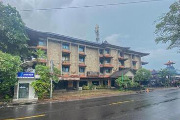 Urbanview Hotel Taman Suci Denpasar Bali - Denpasar