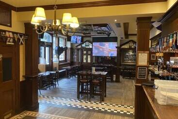 هتل The Globe Inn