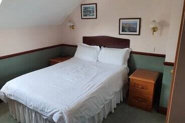 هتل The Lugger Inn
