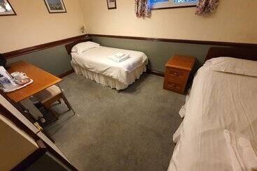 هتل The Lugger Inn