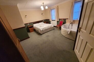 هتل The Lugger Inn