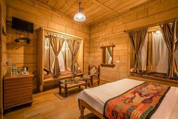 هتل The Silk Route