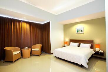 ホテル The Studio Inn Nusa Dua