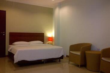 ホテル The Studio Inn Nusa Dua