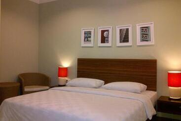 ホテル The Studio Inn Nusa Dua