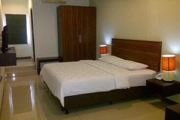 ホテル The Studio Inn Nusa Dua