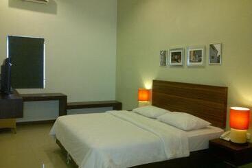 ホテル The Studio Inn Nusa Dua