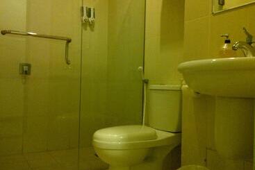 ホテル The Studio Inn Nusa Dua