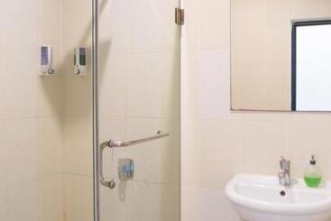 ホテル The Studio Inn Nusa Dua