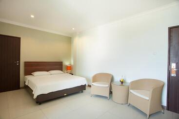 ホテル The Studio Inn Nusa Dua