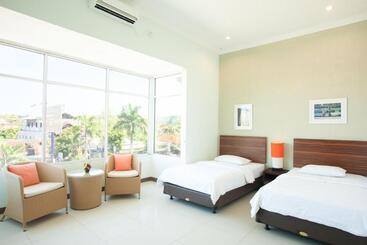 ホテル The Studio Inn Nusa Dua