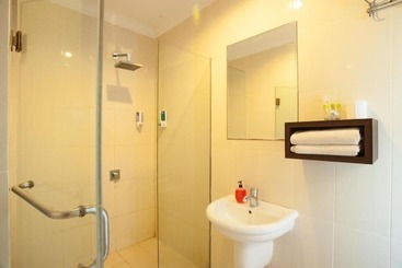 ホテル The Studio Inn Nusa Dua