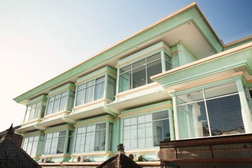 ホテル The Studio Inn Nusa Dua