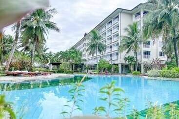 Palau Royal Resort