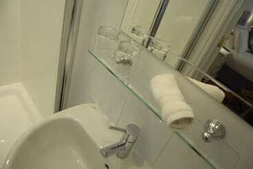 The Blue Keys Hotel, Southampton