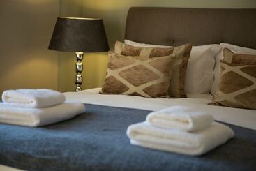 Westay Westpoint Apartments