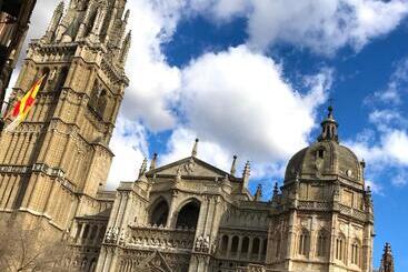 هاستل Oasis Backpackers' Toledo