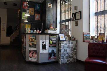 هاستل Oasis Backpackers' Toledo