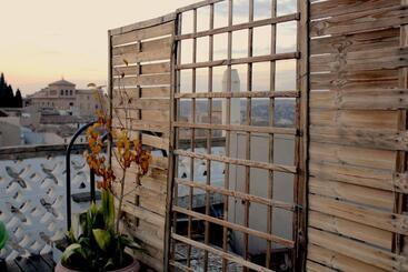 هاستل Oasis Backpackers' Toledo