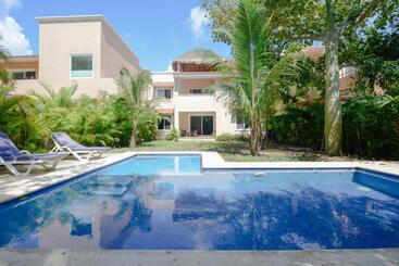 تختخواب و صبحانه Villas Picalu Lodge