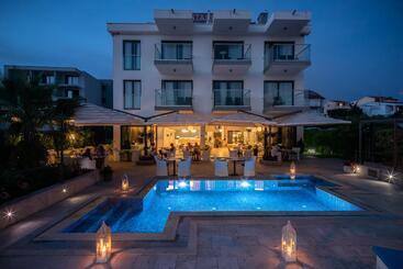 Boutique Hotel Life