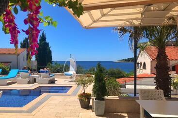 Boutique Hotel Life