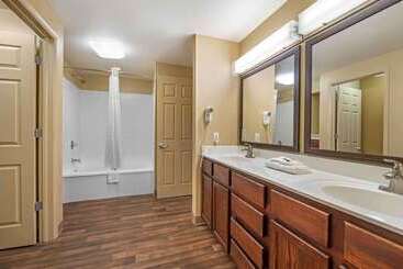 Extended Stay America Suites  Indianapolis  Airport  W. Southern Ave