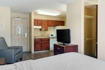 Extended Stay America Suites  Indianapolis  Airport  W. Southern Ave