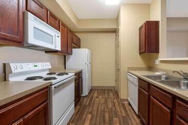 Extended Stay America Suites  Indianapolis  Airport  W. Southern Ave