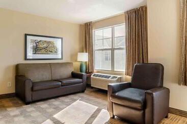 Extended Stay America Suites  Indianapolis  Airport  W. Southern Ave