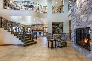 هتل Bluegreen Vacations Big Bear Village, Ascend Resort Collection