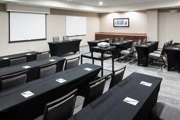 هتل Courtyard By Marriott Miami At Dolphin Mall