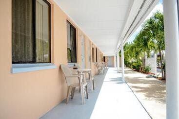 هتل Economy Inn