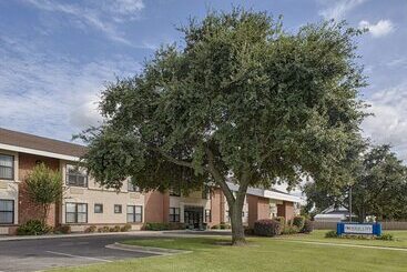 Отель Federal City Inn & Suites