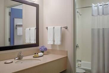 هتل Federal City Inn & Suites