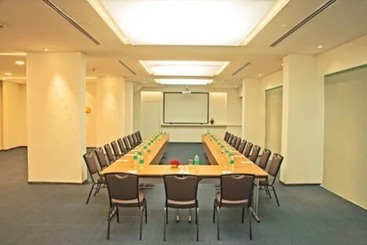هتل Kohinoor Elite Near Bkc