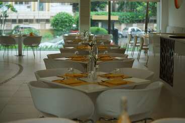 هتل Kohinoor Elite Near Bkc